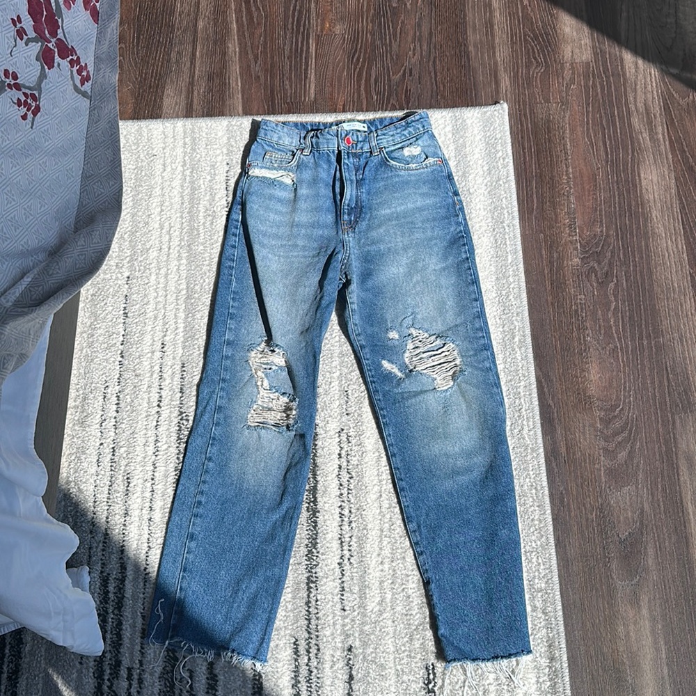 ZARA wide legged cropped ripped denim